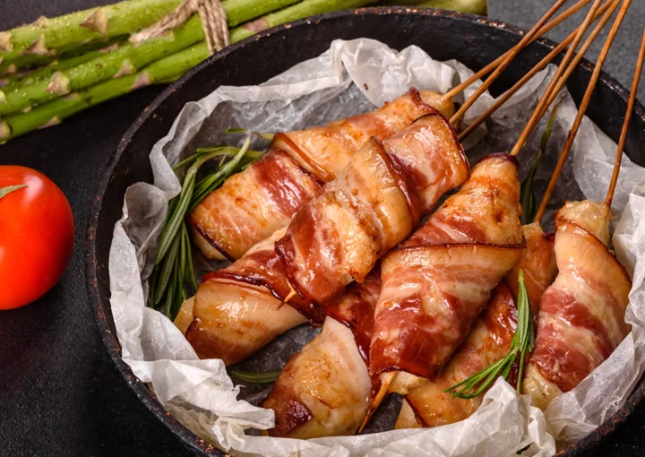 Rollitos de carne envueltos con tocino